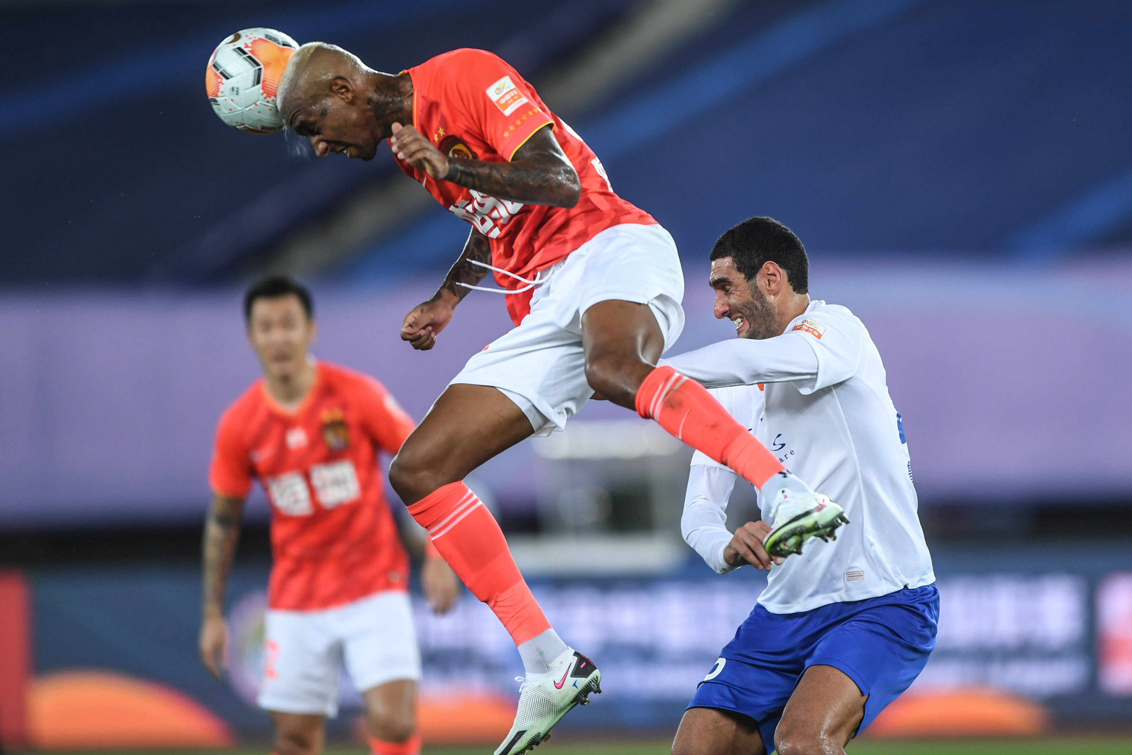 包含广州恒大豪取五连胜，冲击冠军势不可挡的词条